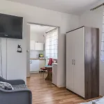 Δωμάτια σε οικογενειακή κατοικία Goscinne U Brodzi
